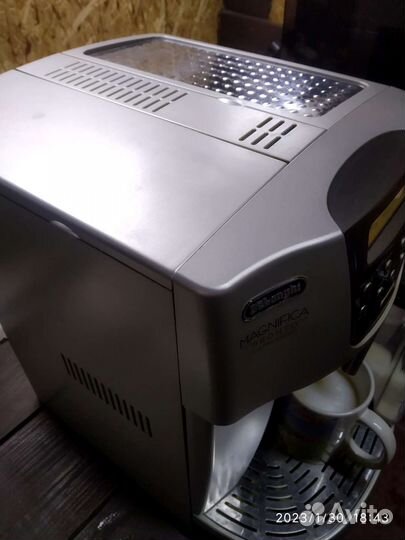 Кофемашина delonghi magnifica