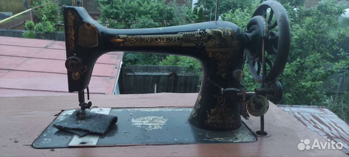 Швейная машинка зингер