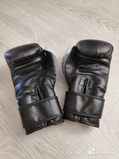 Боксерские перчатки 4oz