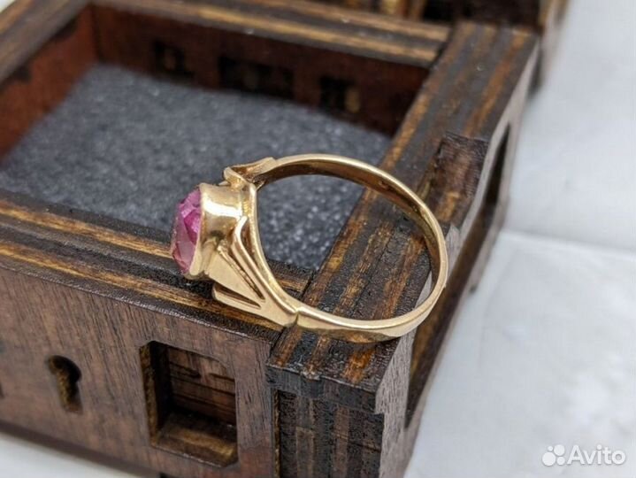 Золотое кольцо 583 пробы массой 2.43 грамма (16.5