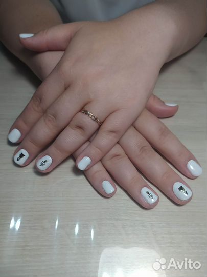 Маникюр и наращивание ногтей