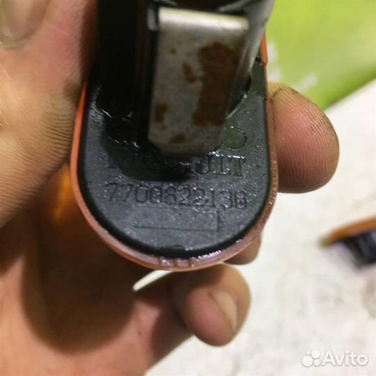 Повторитель на крыло желтый Рено Клио 2 Симбол