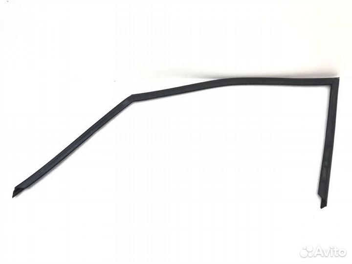 Уплотнитель двери передний правый Bmw X5 E70 2010