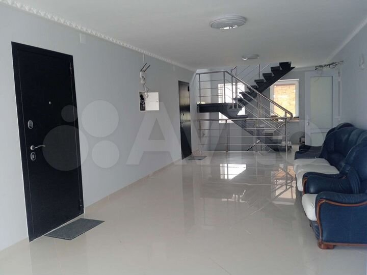 Комната 20 м² в 6-к., 1/3 эт.