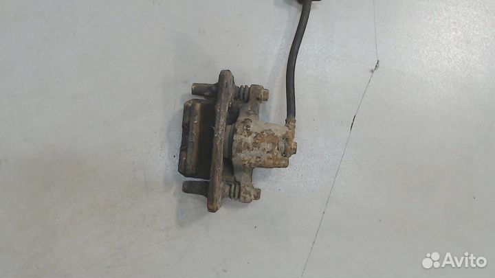 Суппорт Mitsubishi Pajero / Montero, 2003