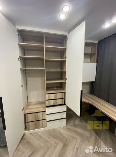 Шкаф купе с зеркалом