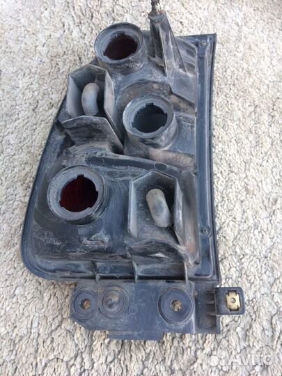 Фонарь задний правый