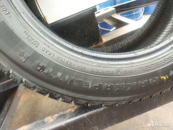 Nokian Tyres Hakkapeliitta R 215/60 R16 99R