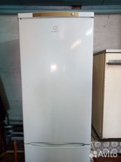 Холодильник бу Indesit