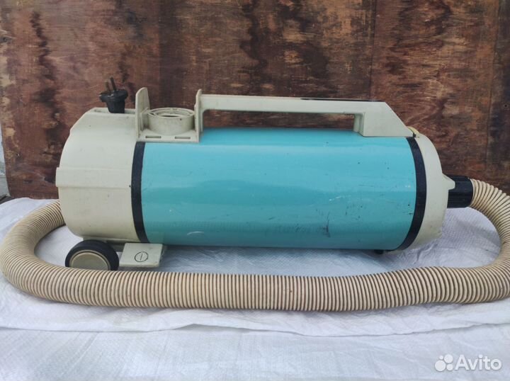 Пылесос винтажный