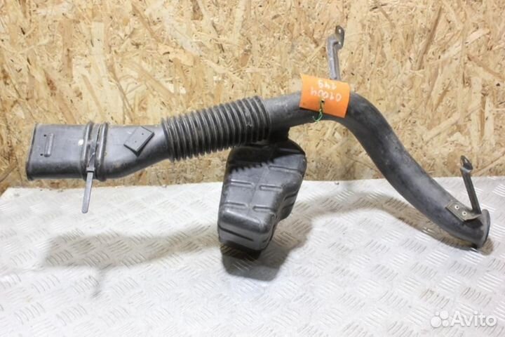 Резонатор воздушного фильтра Nissan Avenir 1995