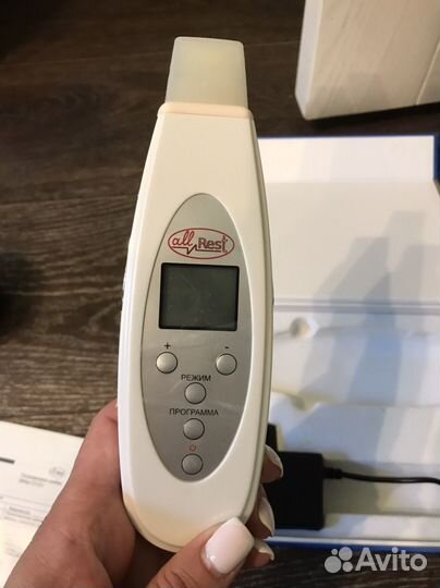 Ультразвуковый аппарат для чистки лица