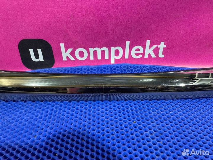 Молдинг капота