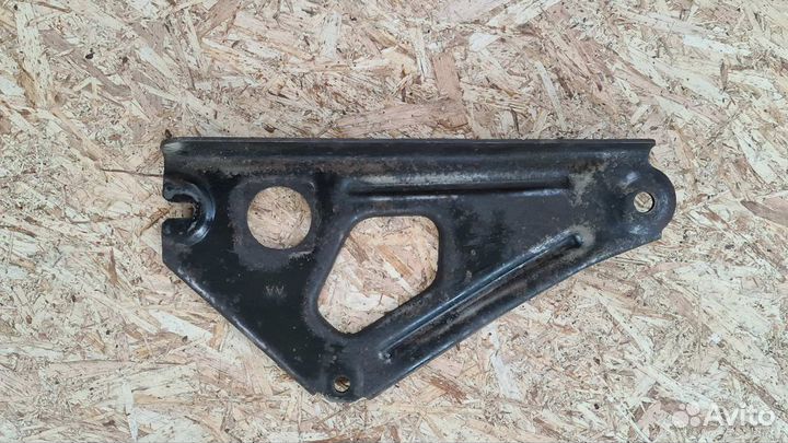 Кронштейн передней балки Epica