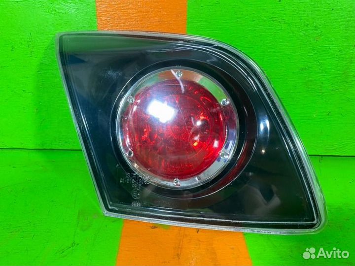 Фонарь в крышку багажника левый Mazda 3 BK хэтчбек
