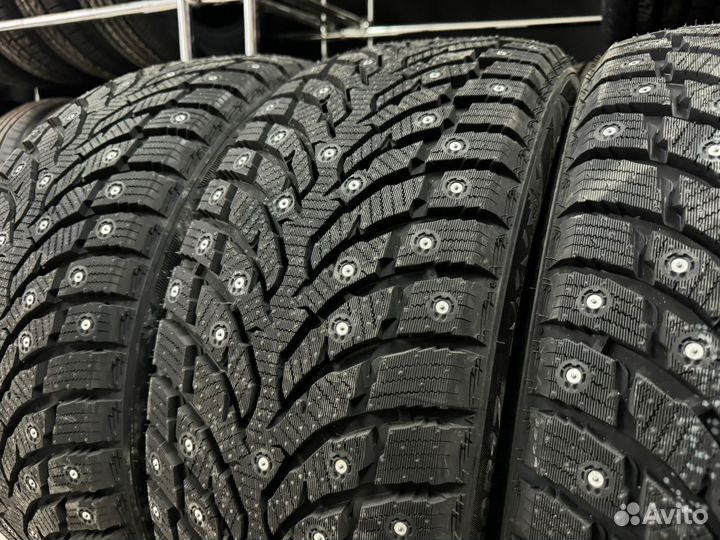 Landspider Arctictraxx 215/50 R17 107