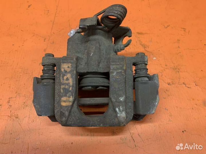 Суппорт тормозной задний правый Ford Explorer U502