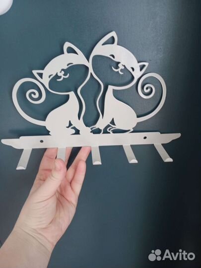 Ключница настенная металлическая