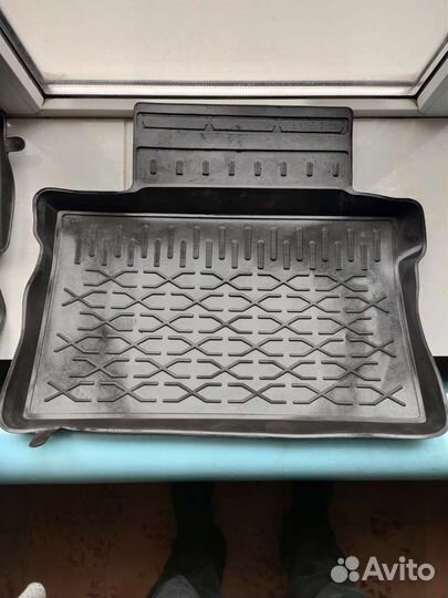 Коврики на Весту