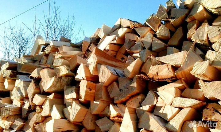 Дрова сложенные