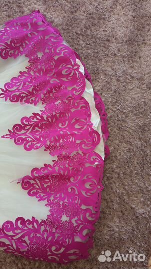 Очень нарядное рлатье для девочки размер 38