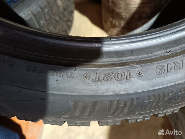 Bridgestone Blizzak Spike-02 24.5/45 R19 102