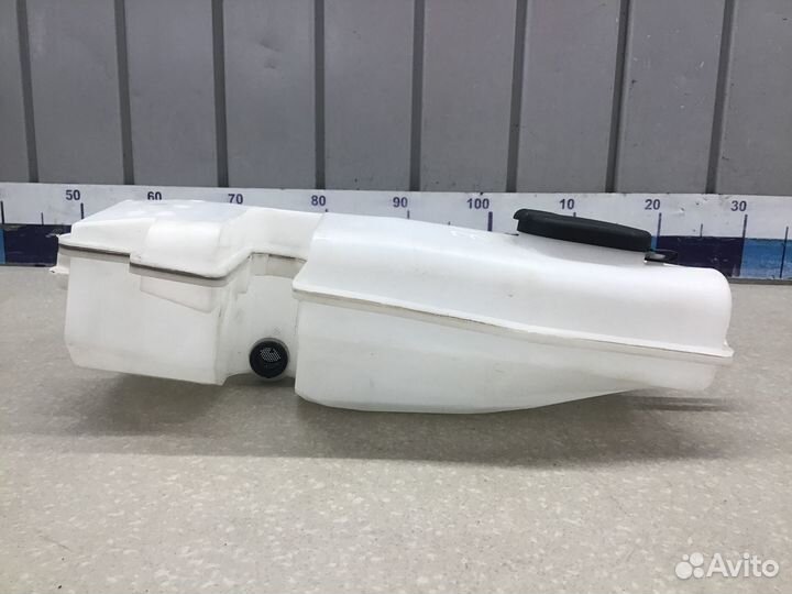 Бачок омывателя лобового стекла Nissan Terrano III