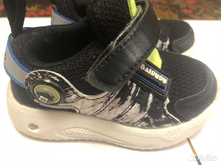Кроссовки светящиеся для мальчика 21 размер