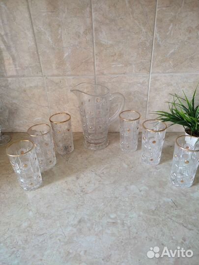 Графин со стаканами