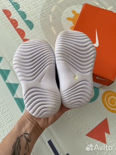 Кроссовки nike для мальчика 18-19р