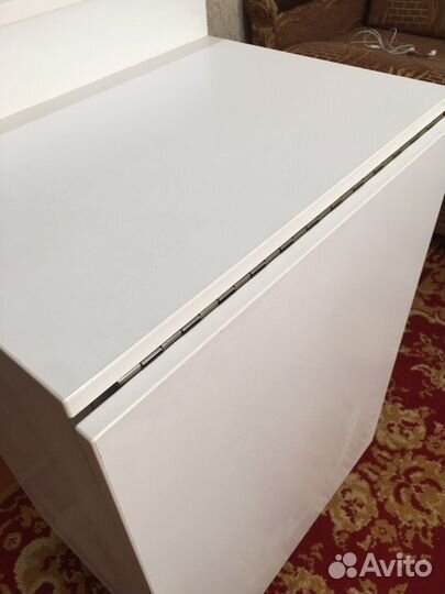 Стол маникюрный