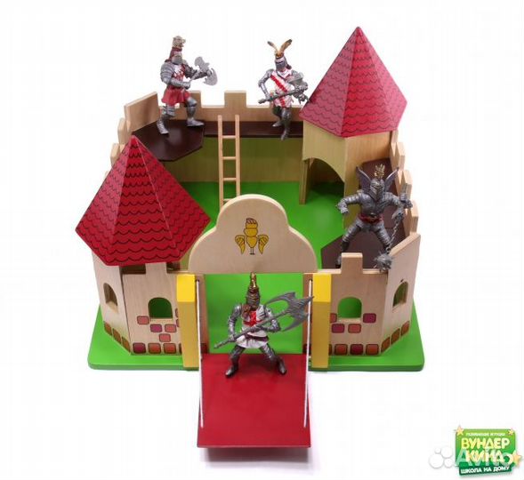 Рыцарский замок (набор с 4-мя рыцарями)