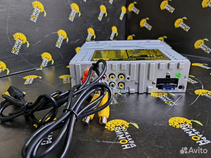 Магнитола с выдвижным дисплеем Eplutus CA831 PRO