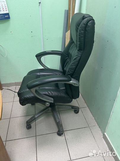 Офисное кресло руководителя бу кожаное