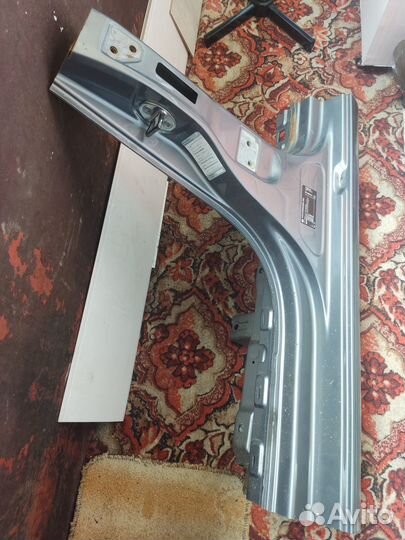 Левый порог с средней стойкой гольф 6 хэтчбек