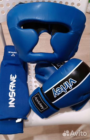 Боксерские перчатки