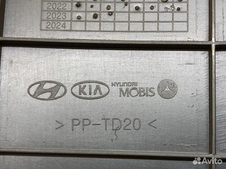 Накладка торпедо торцевая левая Hyundai I30 PD