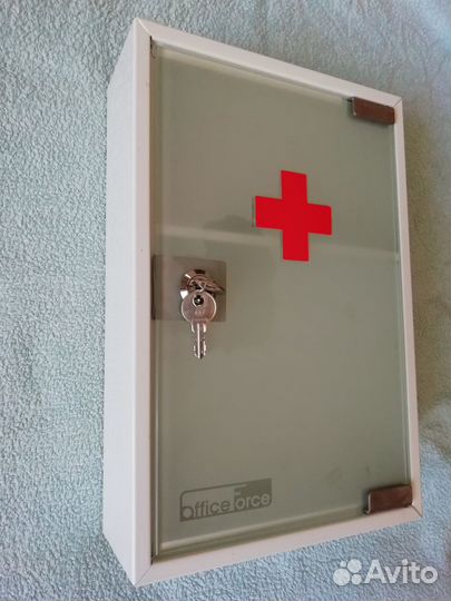 Аптечка-шкаф 