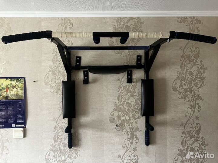 Турник настенный с брусьями