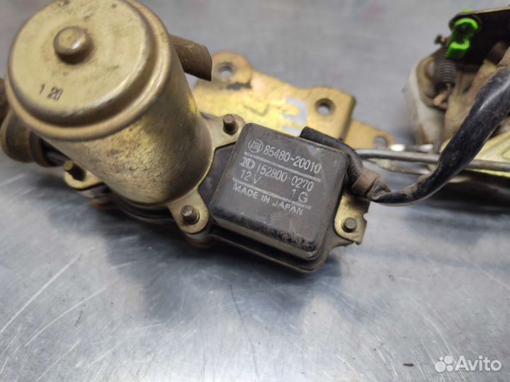 Замок двери передний правый Mitsubishi Lancer 7