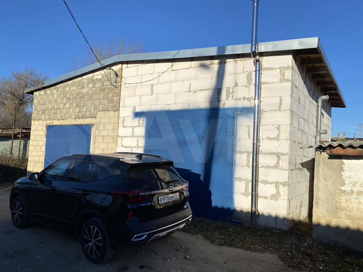 Гараж, > 30 м²