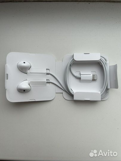 Наушники EarPods с разъёмом Lightning