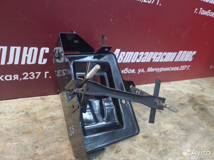 Площадка аккумулятора LADA Vesta