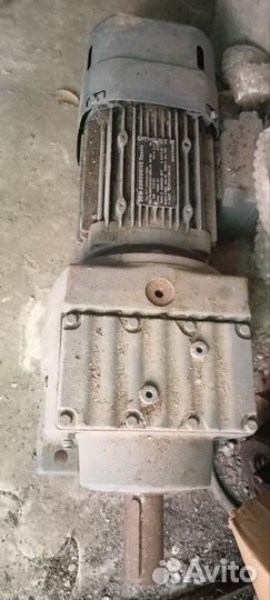 Электродвигатель с редуктором новое