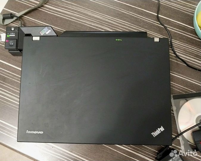 Lenovo Thinkpad W500 с док станцией и мышкой