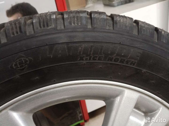 Michelin Latitude X-Ice North 215/60 R17 96T