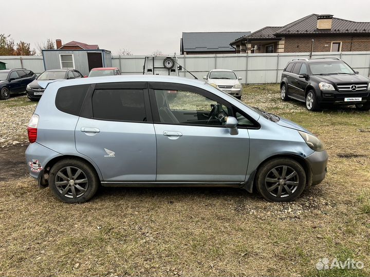 Honda Fit 1.3 CVT, 2001, 322 000 км