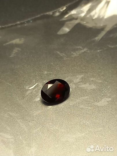 Камень полудрагоценный гранат натуральный