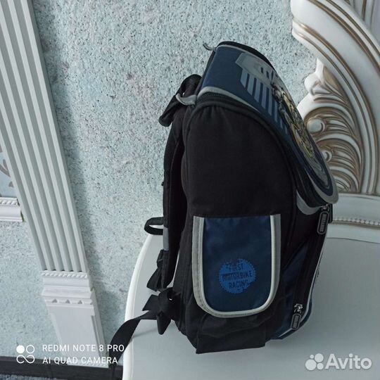 Школьный рюкзак с ортопедической спинкой