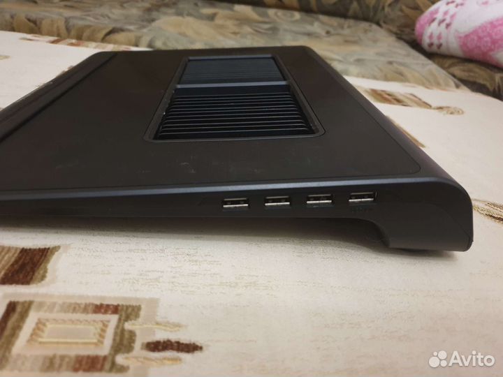 Подставка с охлаждением